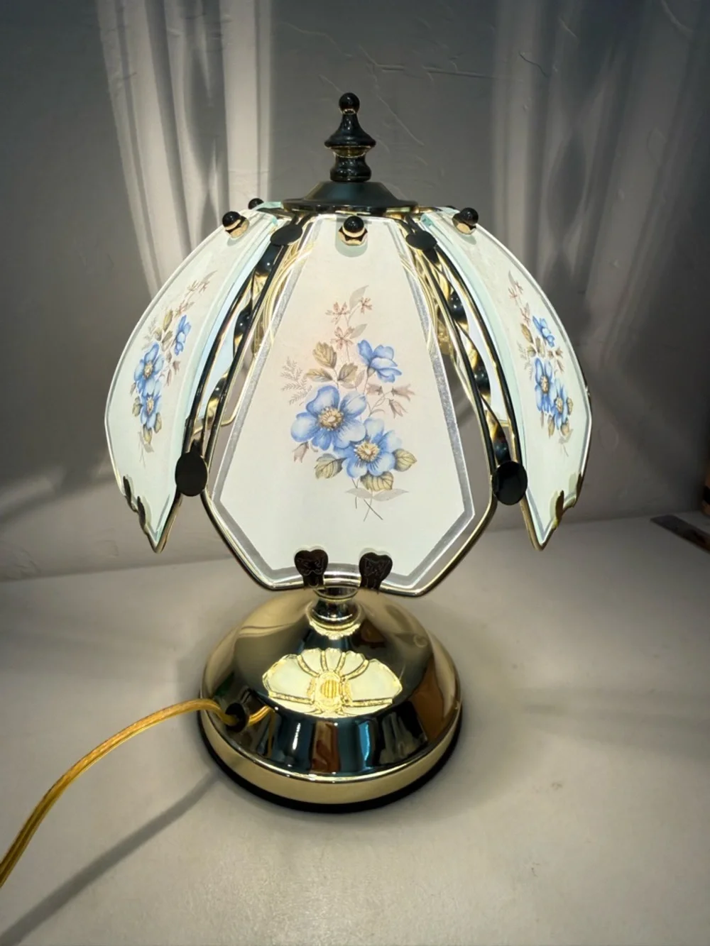Vintage Hollywood Regency Table‎ Lamp Segmented Curved Glass Shade 3- Way Touch